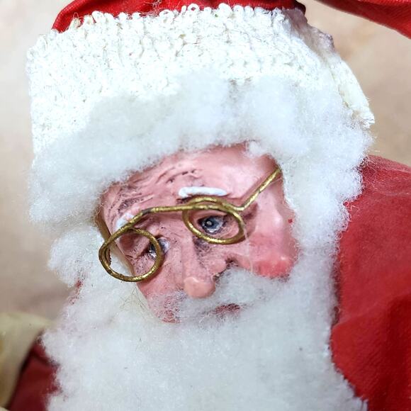 Vintage Terry's Village Papier Mache Dancing Santa Clause & Mrs Clause Figurines - Picture 3 of 8